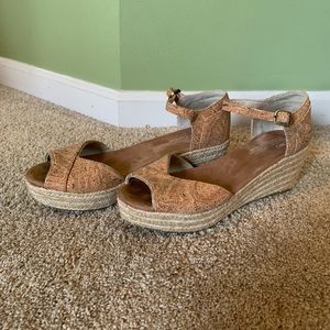 Toms wedge sandals